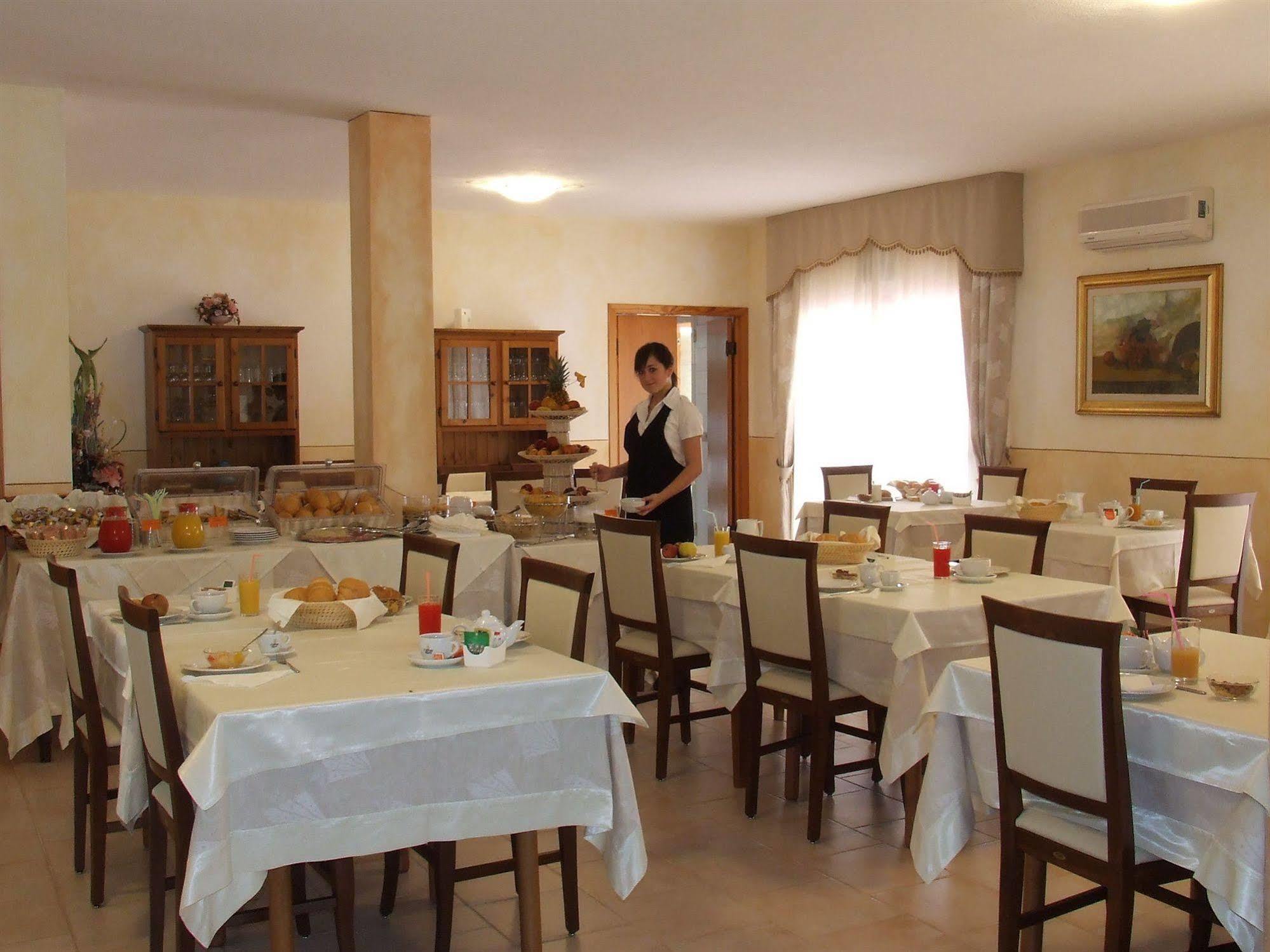 A.I.R. Hotel Gabbiano Isola Rossa Ngoại thất bức ảnh